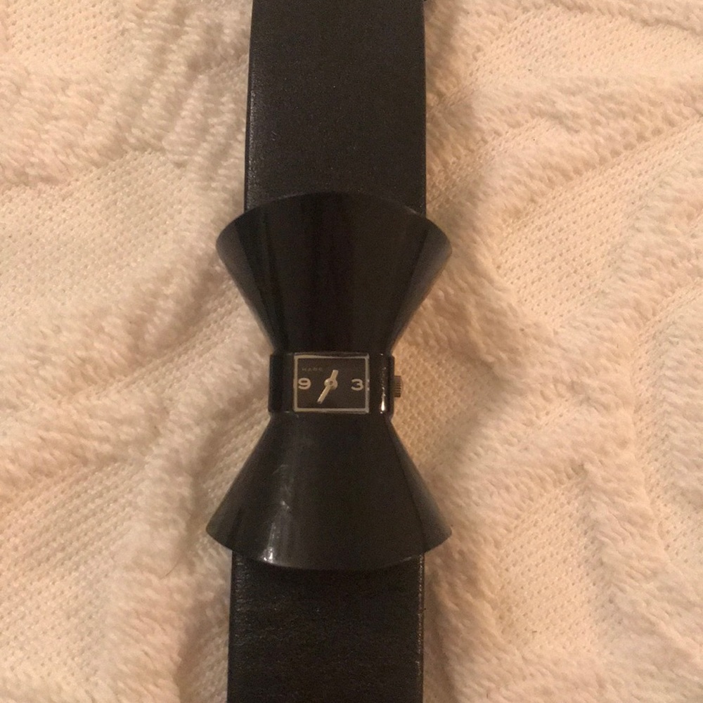 Marc Jacobs Watch leather band bow face